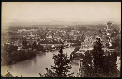 Fotografie unbekannter Fotograf, Ansicht Thun, Blick über die Stadt