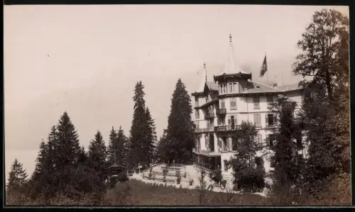 Fotografie unbekannter Fotograf, Ansicht Brienz, Blick nach dem Grandhotel Giessbach