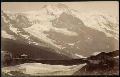 Fotografie unbekannter Fotograf, Ansicht Kl. Scheidegg, Hotel Bellevue mit Jungfrau