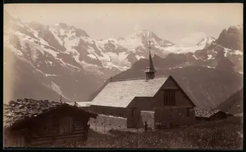Fotografie unbekannter Fotograf, Ansicht Mürren, Breithorn Panorama mit der englischen Kapelle