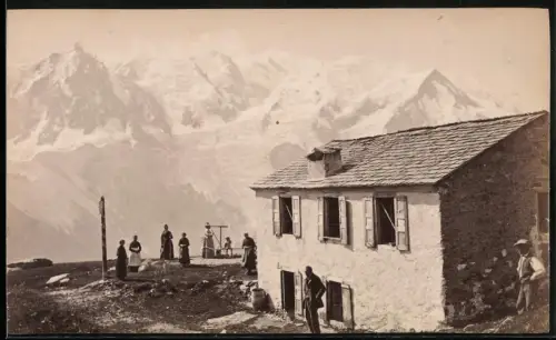 Fotografie unbekannter Fotograf, Ansicht Chamonix, Partie am Haus Planfraz mit Aussichts Fernrohr
