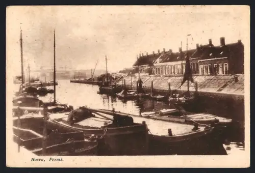 AK Pernis, Haven