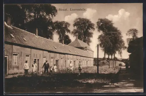 AK Loevestein, Straat