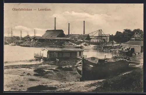 AK Leerdam, Glasfabrieken