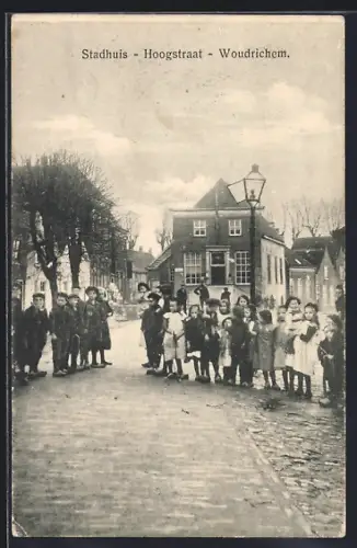 AK Woudrichem, Stadhuis, Hoogstraat