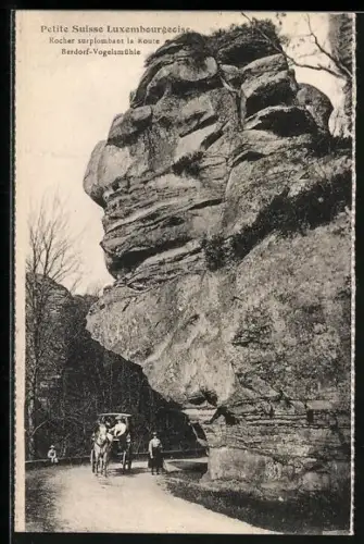 AK Berdorf-Vogelsmühle, Rocher surplombant la Route