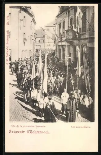 AK Echternach, Festumzug im Ort