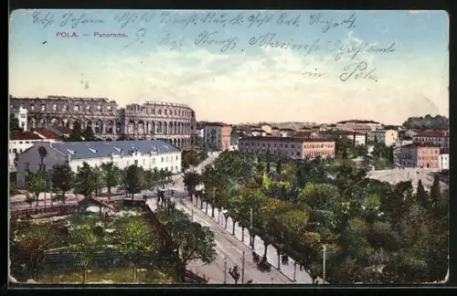 AK Pola, Panorama mit Pferdekutsche und Amphitheater