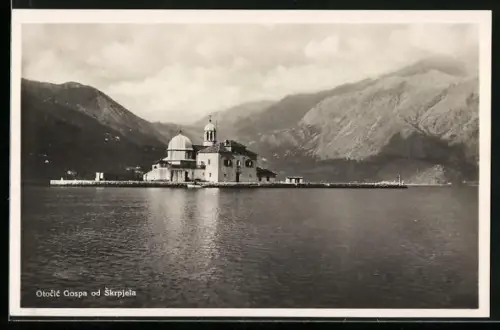 AK Otocic Gospa od Skrpjela, Panorama mit Kirche