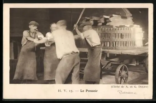 AK Beaune, Paul-Joseph Bocion, Proprétaire & Négociant, Le Pressoir, Arbeiter an der Weinpresse