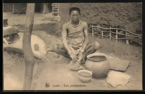 AK Luebo, Une pottière, Afrikanischer Töpfer bei der Arbeit