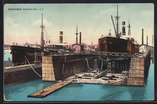 AK Amsterdam, Koninginne-dok, Schiffe liegen am Hafen im Trockendock