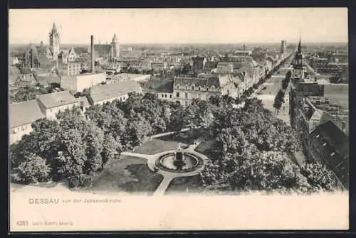 AK Dessau, Blick von der Johanniskirche, Stadtansicht, Park mit Brunnen