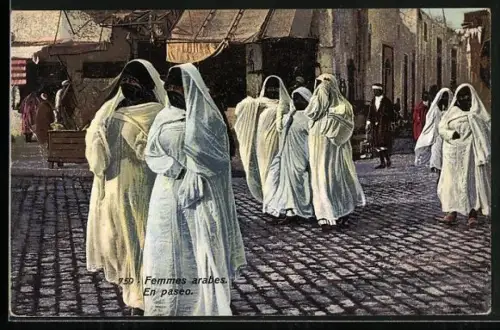 AK Femmes arabes, en paseo, arabische Frauen in Tracht