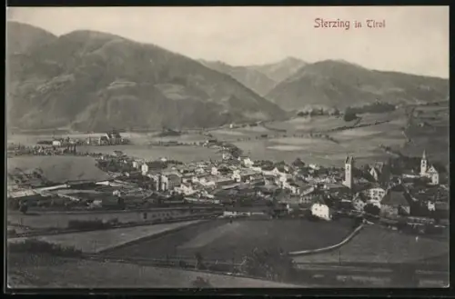 AK Sterzing, Ortsansicht mit Kirche, Blick auf Berge