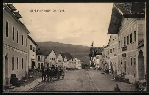 AK Putzleinsdorf /Ob.-Oest., Bäckerei, Strassenpartie mit Kutsche