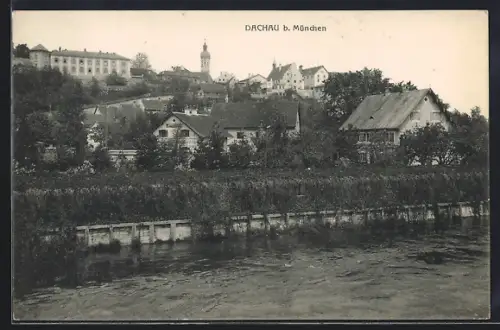 AK Dachau b. München, Ortsansicht mit Fluss und Kirche