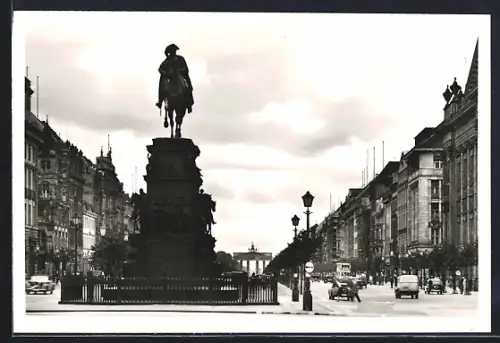 AK Berlin, Unter den Linden, Denkmal Friedrichs des Grossen