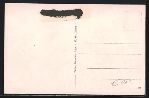 AK Aigen i. M., Strassenpartie mit Gasthaus Helmreich, Apotheke und Denkmal