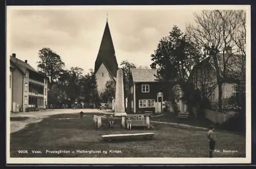 AK Vossl, Holdberghusel og Kirken