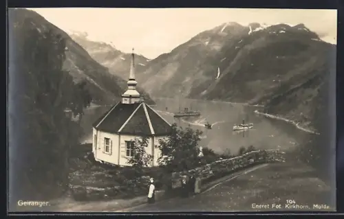 AK Geiranger, Schiffe auf dem Wasser