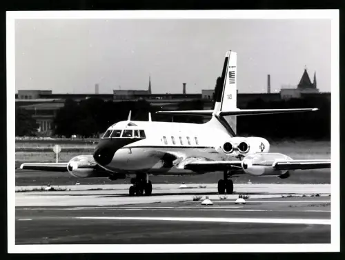 Fotografie Flugzeug Lockheed C-140 der USAF 24201 in Berlin-Tempelhof