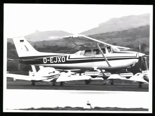 Fotografie Flugzeug Cessna F-172M Skyhawk D-EJXO