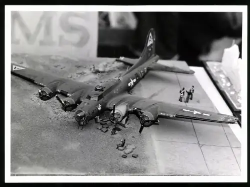 Fotografie Flugzeug-Modell Boeing B-17 Flying Fortress
