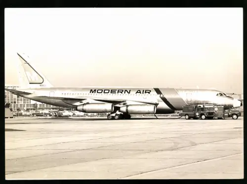 Fotografie Flugzeug Convair Coronado CV-990, Modern Air N5607