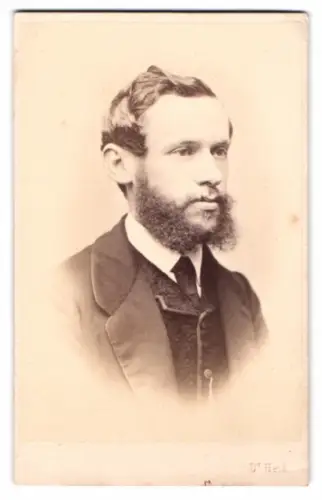 Fotografie Dr. Heid, Wien, Gärtnergasse 23, Josef Kunzmann im Porträt
