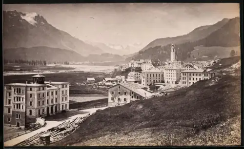 Fotografie unbekannter Fotograf, Ansicht Samedan, Hotel Engadinerhof mit Blick in den Ort