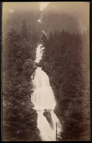 Fotografie unbekannter Fotograf, Ansicht Brienz, Blick auf den Giessbach Wasserfall, Geisbachfall