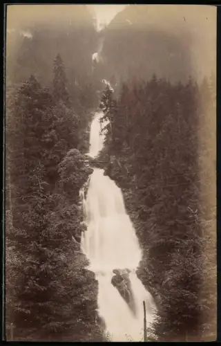 Fotografie unbekannter Fotograf, Ansicht Brienz, der Giessbachfall, Wasserfall