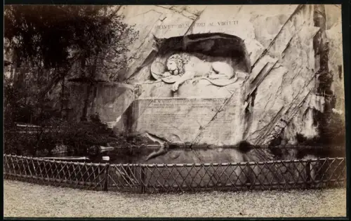 Fotografie unbekannter Fotograf, Ansicht Luzern, Denkmal Luzerner Löwe, Löwendenkmal
