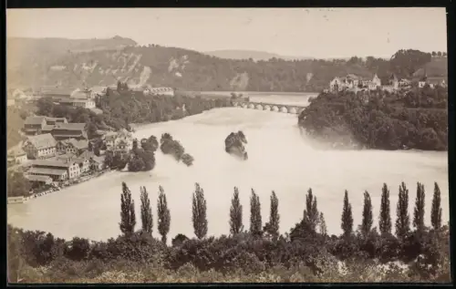 Fotografie unbekannter Fotograf, Ansicht Schaffhausen, Teilansicht des Ortes mit dem Rheinfall