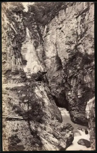 Fotografie unbekannter Fotograf, Ansicht Bad Pfäfers, Bachlauf in der Taminaschlucht