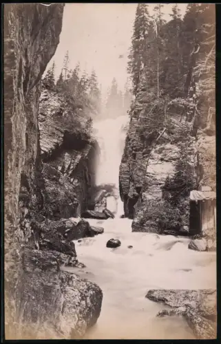 Fotografie unbekannter Fotograf, Ansicht Schattenhalb, der Rosenlaui Wasserfall