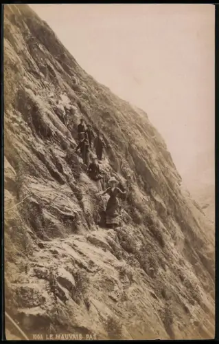 Fotografie unbekannter Fotograf, Ansicht Chamonix, Le Mauvais Pas, Bergsteiger
