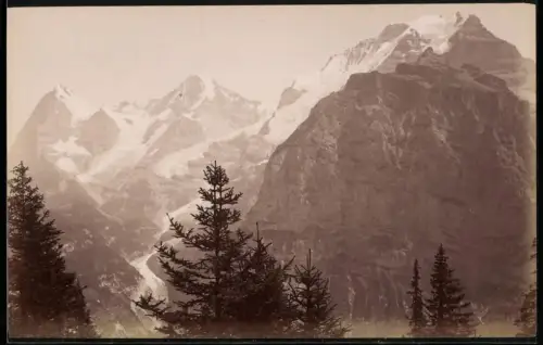 Fotografie unbekannter Fotograf, Ansicht Mürren, der Eiger, Mönch und Jungfrau