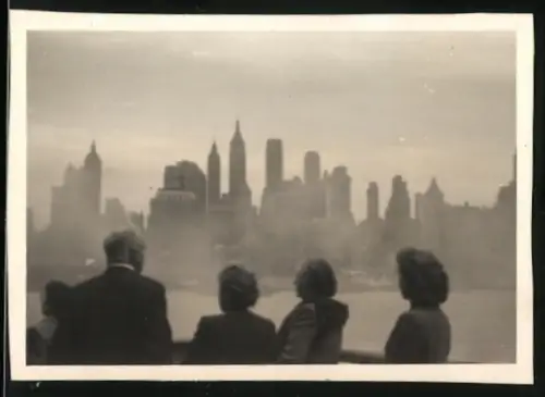 5 Fotografien Ansicht New York, morgentlicher Nebel umhüllt die Stadt, Freiheitsstatue, Skyline, Panorama, 1947
