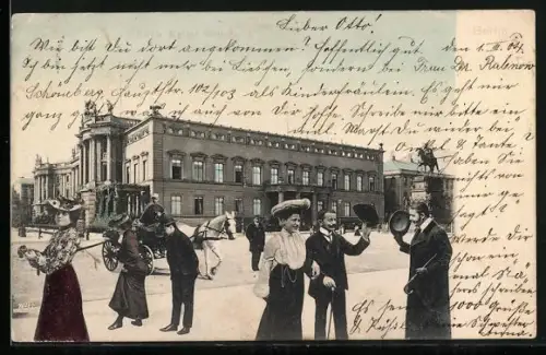 AK Berlin, belebte Szene an der Bibliothek, Unter den Linden