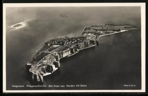 AK Helgoland, Fliegeraufnahme der Insel von Norden mit Düne