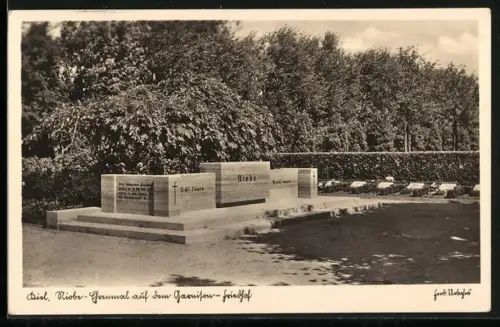 AK Kiel, Niobe-Ehrenmal auf dem Garnison-Friedhof