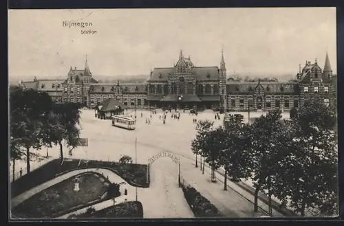AK Nijmegen, Station, Strassenbahn vor dem Bahnhof
