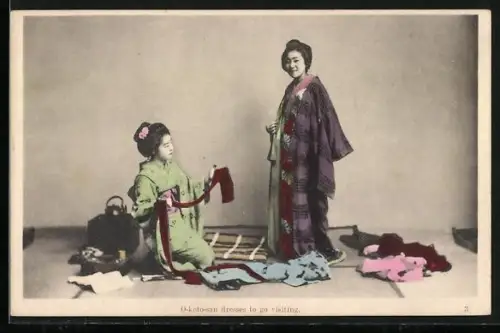 AK O-koto-san dresses to go visiting, Geishas