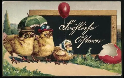Präge-AK Osterküken-Familie an Kreidetafel stehend, Fröhliche Ostern