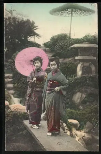 AK Geishas gehen im Garten spazieren