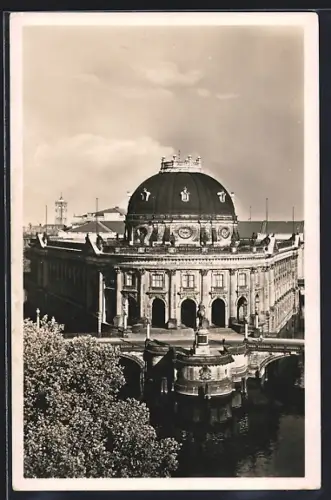 AK Berlin, Blick auf das Kaiser-Friedrich-Museum