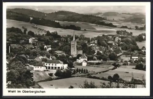 AK Wiehl im Oberbergischen, Ortsansicht mit Kirche und umliegender Landschaft