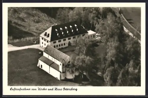 AK Petersberg b. Eisenhofen, Kirche, Haus Petersberg, Luftaufnahme